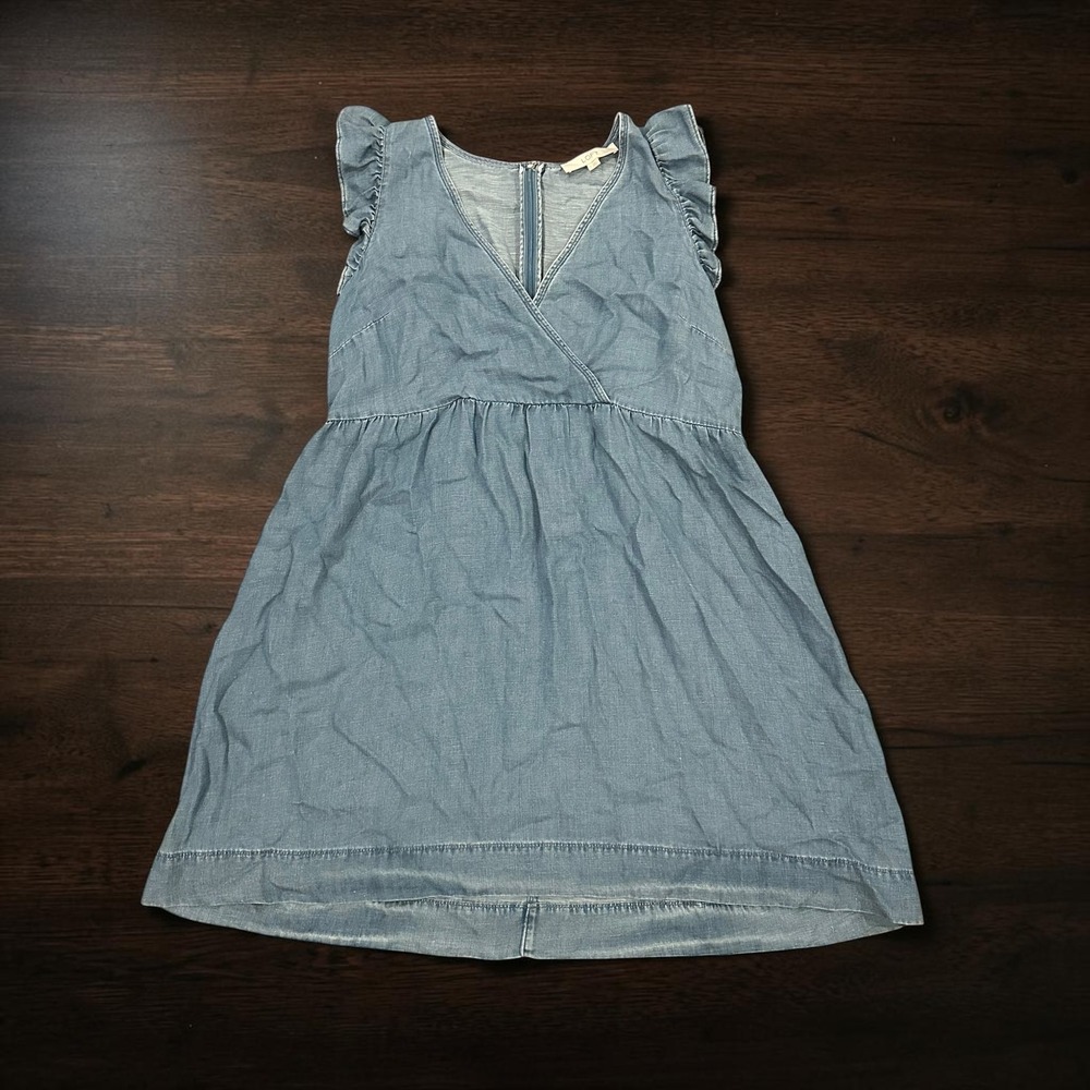 Loft Blue Chambray Ruffle Shoulder Empire Waist V-Neck Mini Dress Womens Size 8